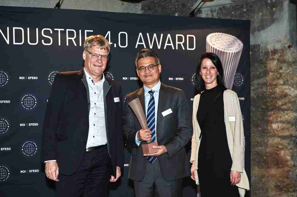 红龙扑克光电数位转型成效亮眼，，获德国ROI-EFESO工业4.0大奖肯定